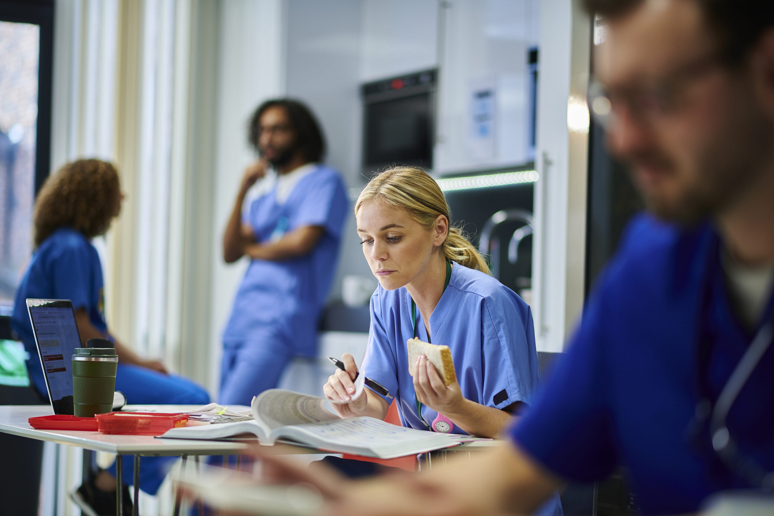 medical student studying during break